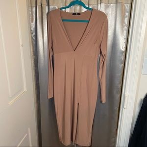 ✨missguided pink long sleeve v-neck dress✨